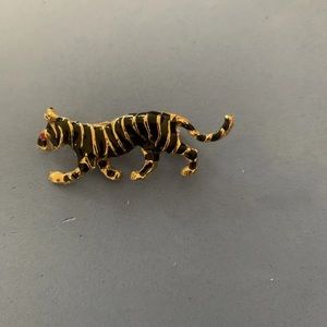 Vintage Tiger Panther Pin Brooch for shirt or scarf. Black Gold